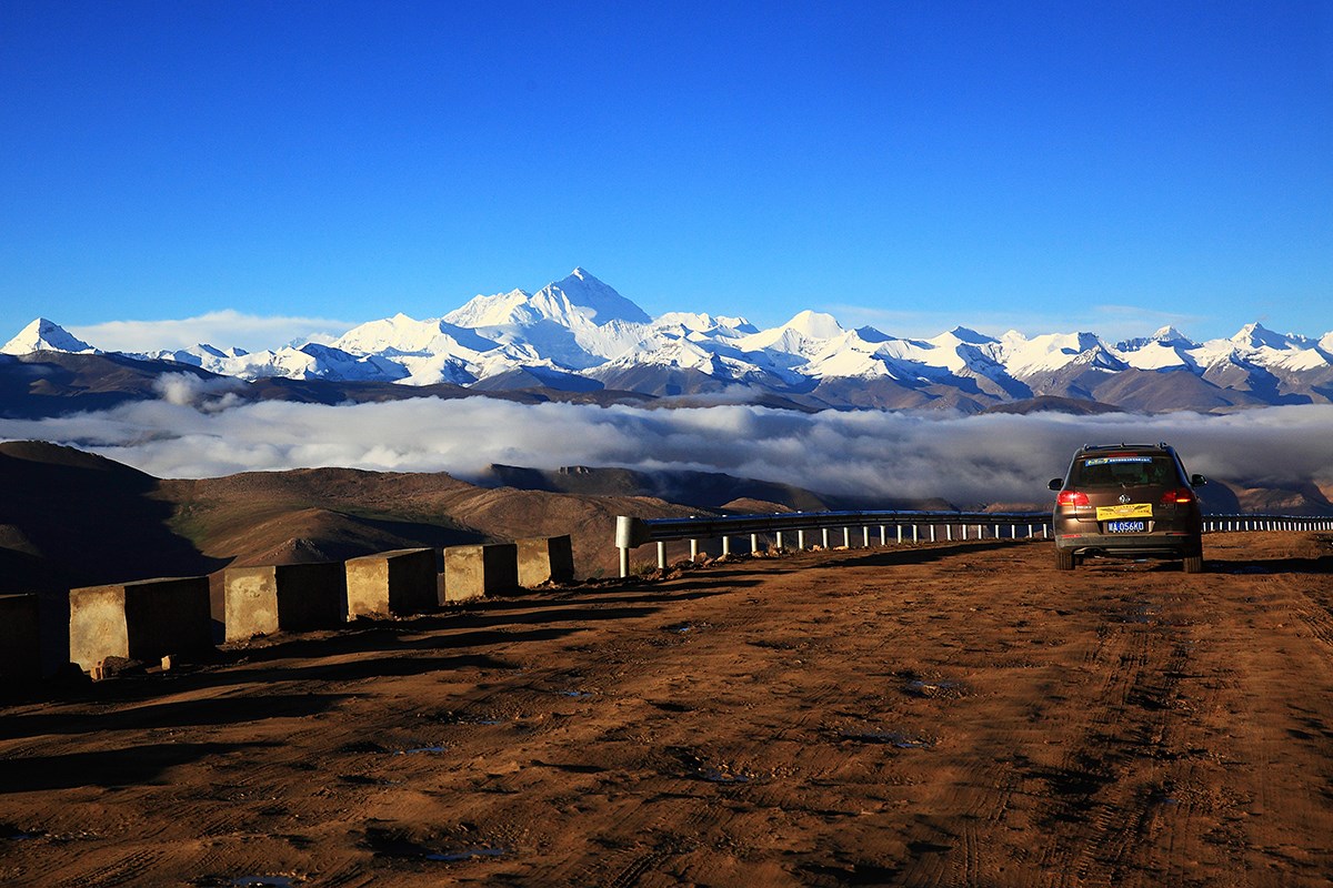 Qomolangma (Everest, 8844.43 m) 
