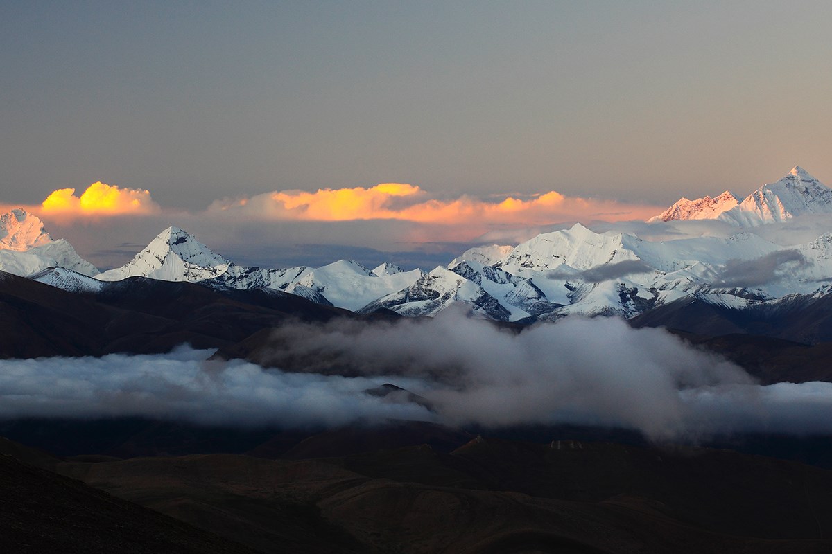 Qomolangma (Everest, 8844.43 m) 