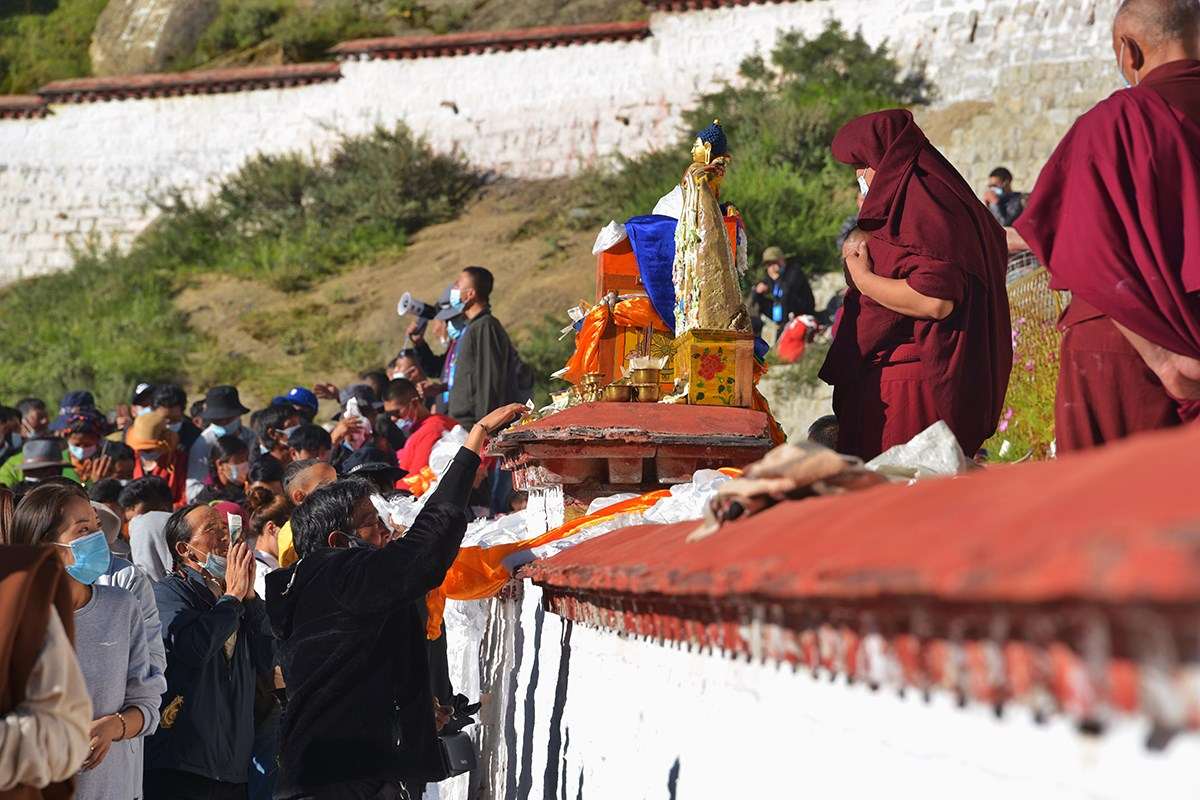 Pilgrims at Drepung during Shoton Festival