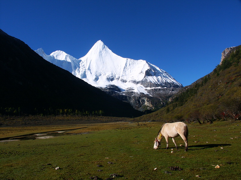 yading_yangmaiyong_mountain_4.jpg
