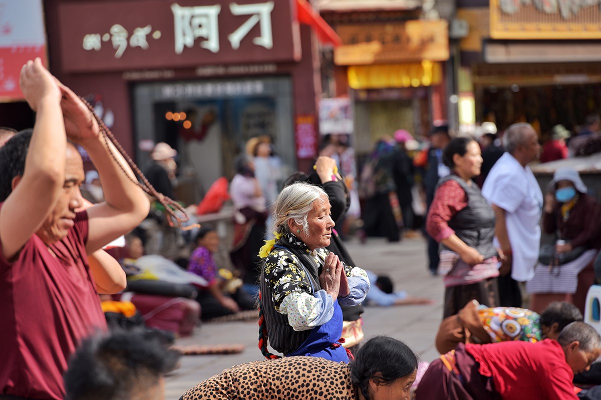 Barkhor Street | Photo by Liu Bin