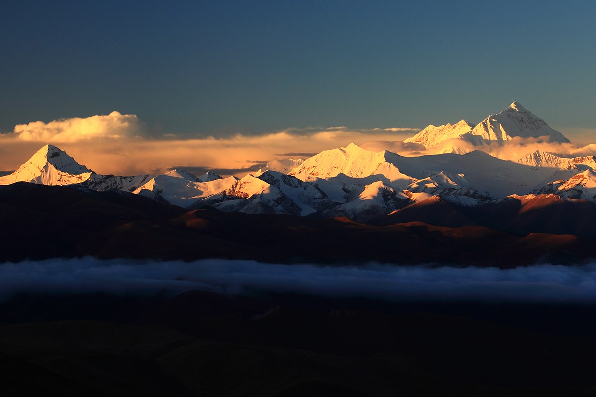 Everest | Photo by  Mr. Zeng