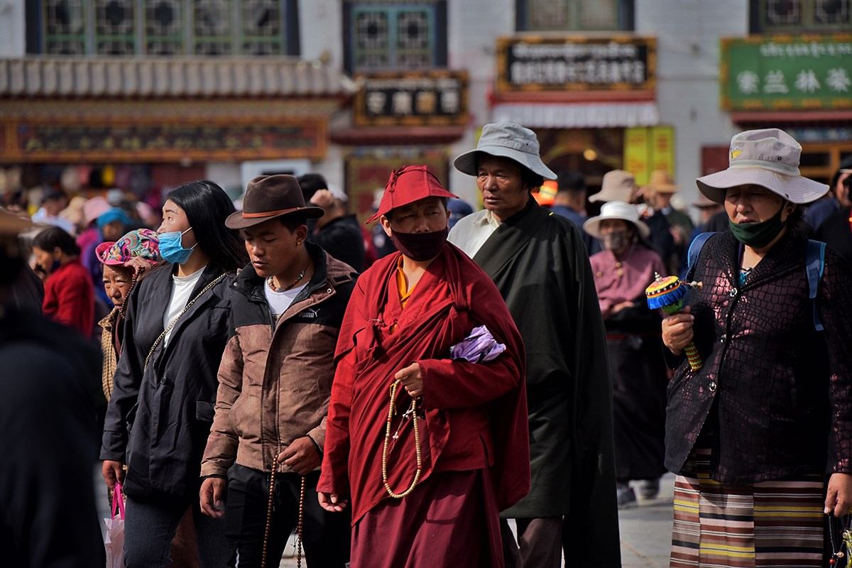 Barkhor Street | Photo by Liu Bin