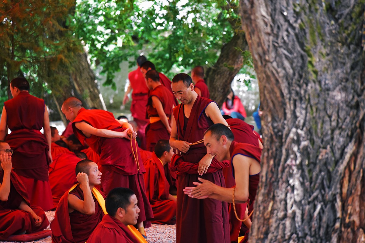 Debate in Sera Monastery | Photo by Liu Bin