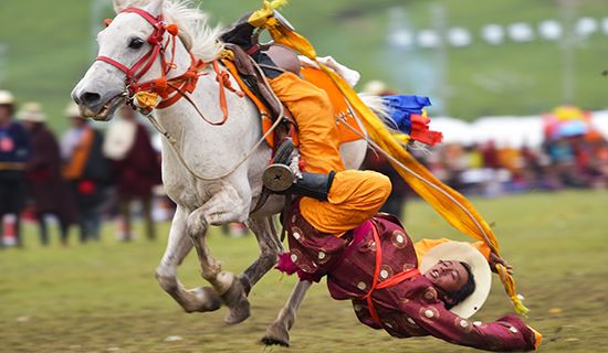 Experience Tagong Mask Dance Festival and Litang Horse Racing Festival 2021