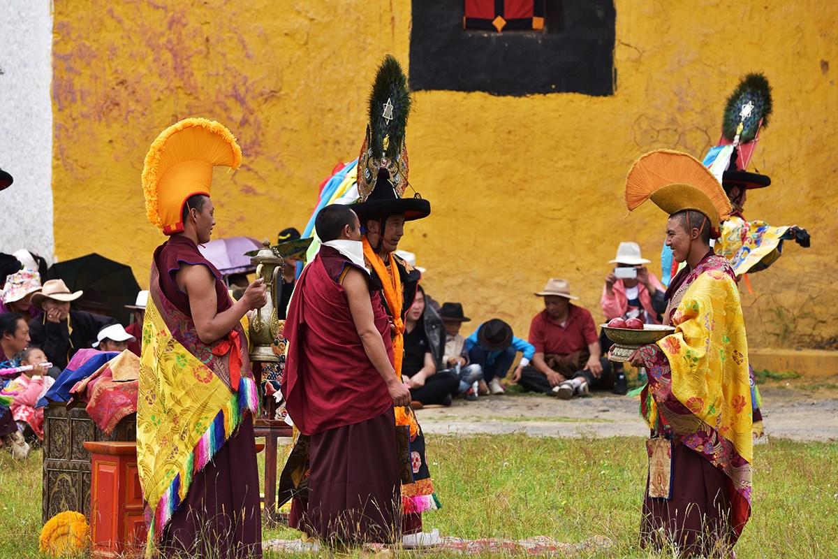 Mask Dance Festival at Huiyuan Temple | Photo by Liu Bin