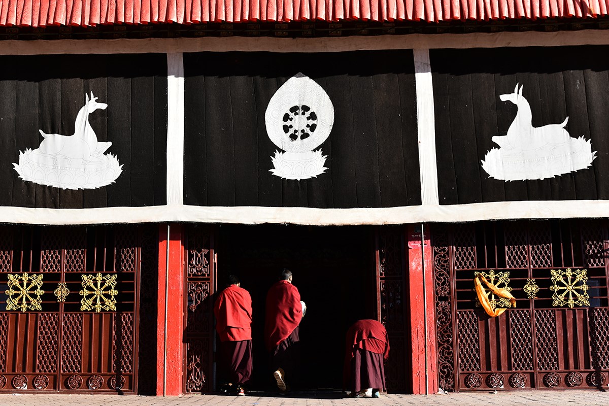 Monlam Festival Losar in Aba | Photo by Liu Bin