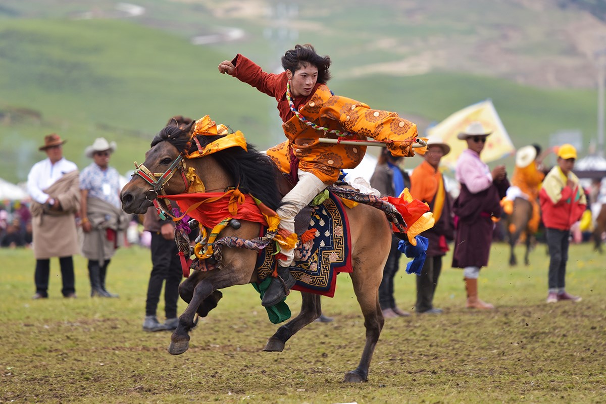 Litang Horse Racing Festival | Photo by Liu Bin