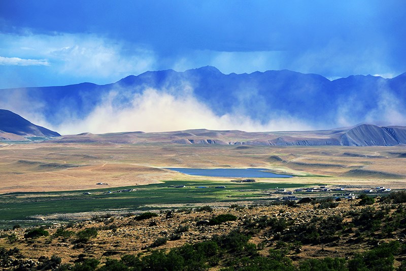 Yangbajing Valley