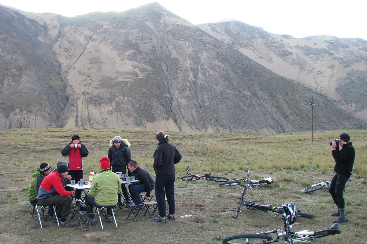 Bike Tour to Amnye Machen | Photo by Ping Pai