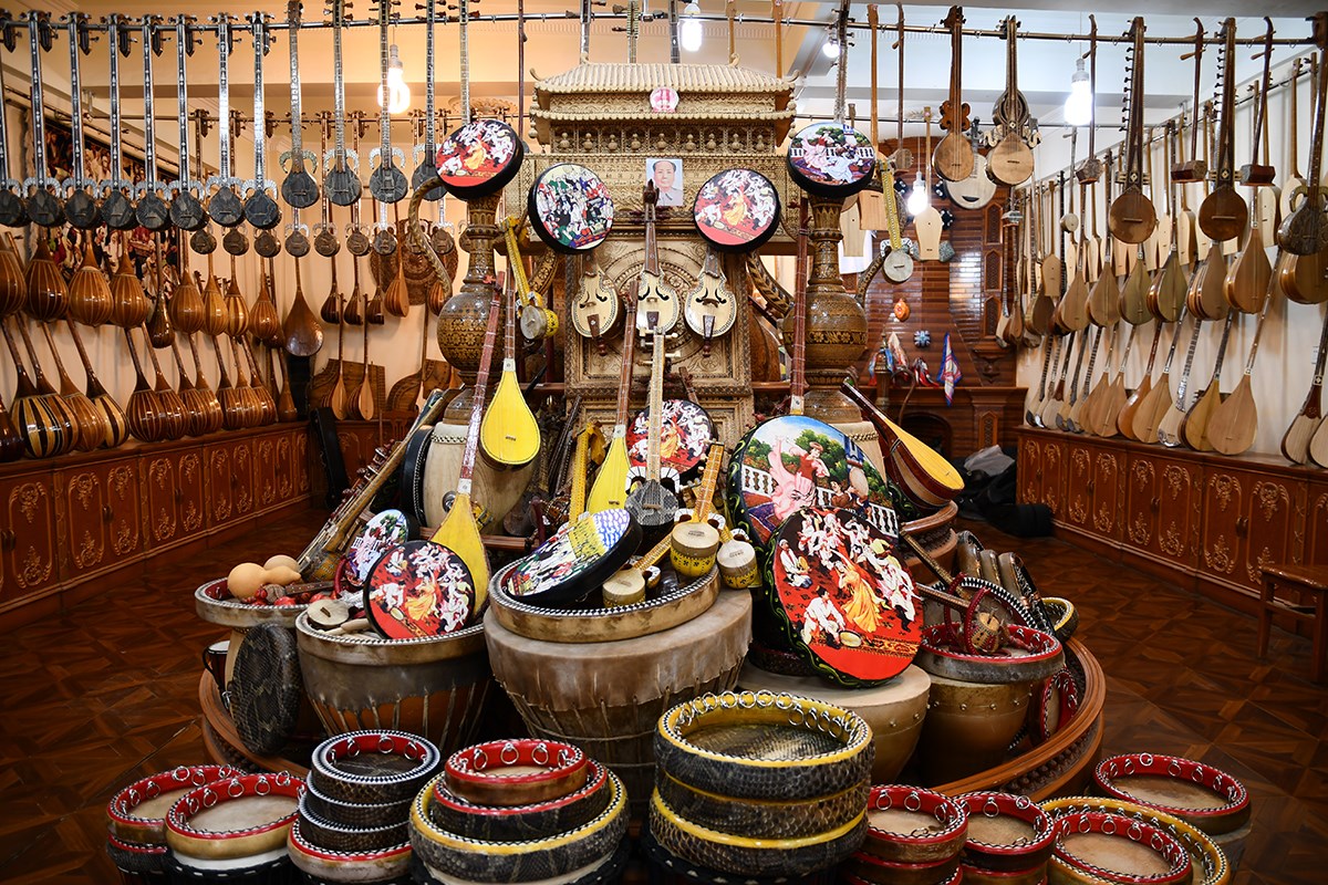 Shop in Kashgar | Photo by Liu Bin