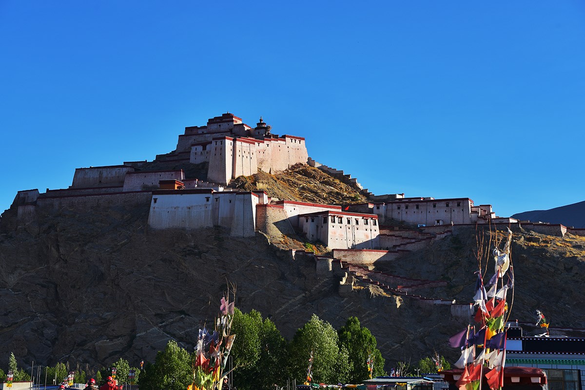 Gyantse Dzong Castle | Photo by Liu Bin