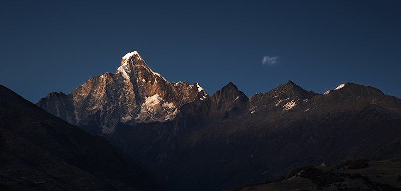 Sunset of Siguniangshan Mountain