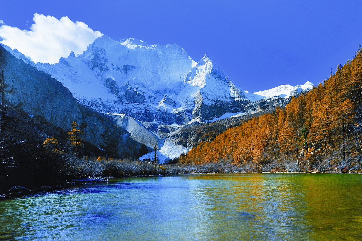 Xiannairi in Yading 