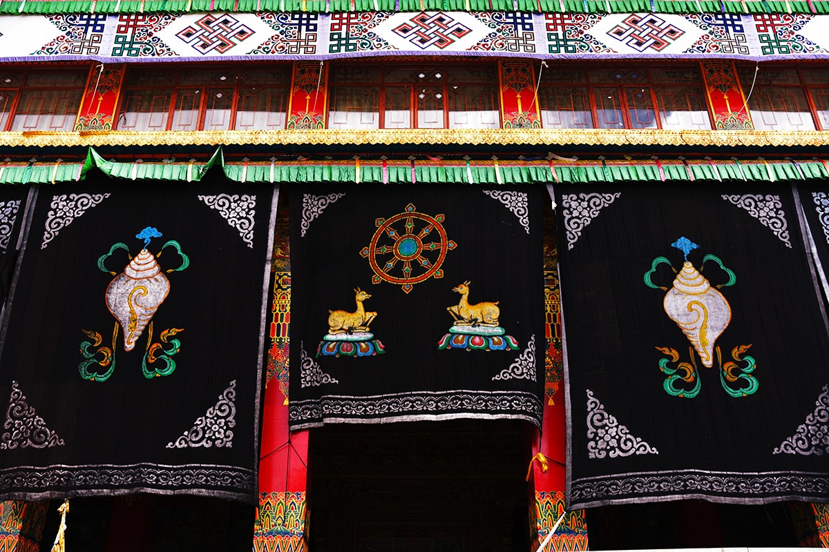 Litang Monastery | Photo by Liu Bin