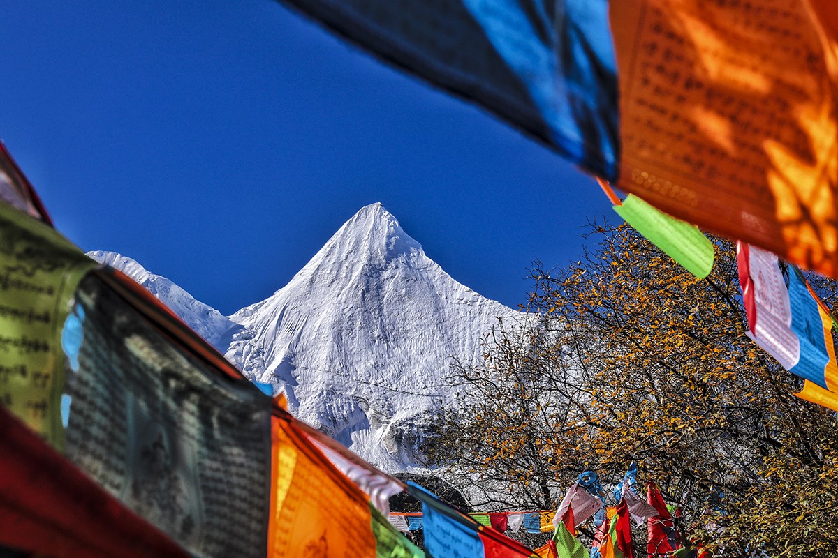 Yangmaiyong in Yading | Photo by Wang Lei