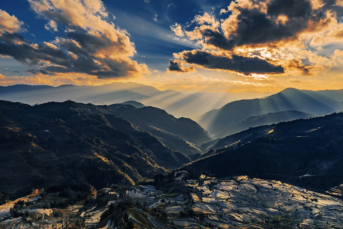 Yuanyang Terrace | Photo by Min Zhao