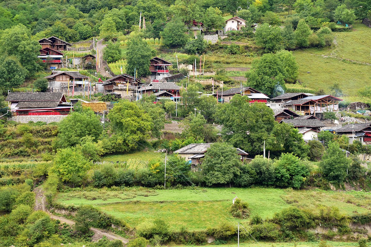 Tibetan Village | Photo by  Liu Bin