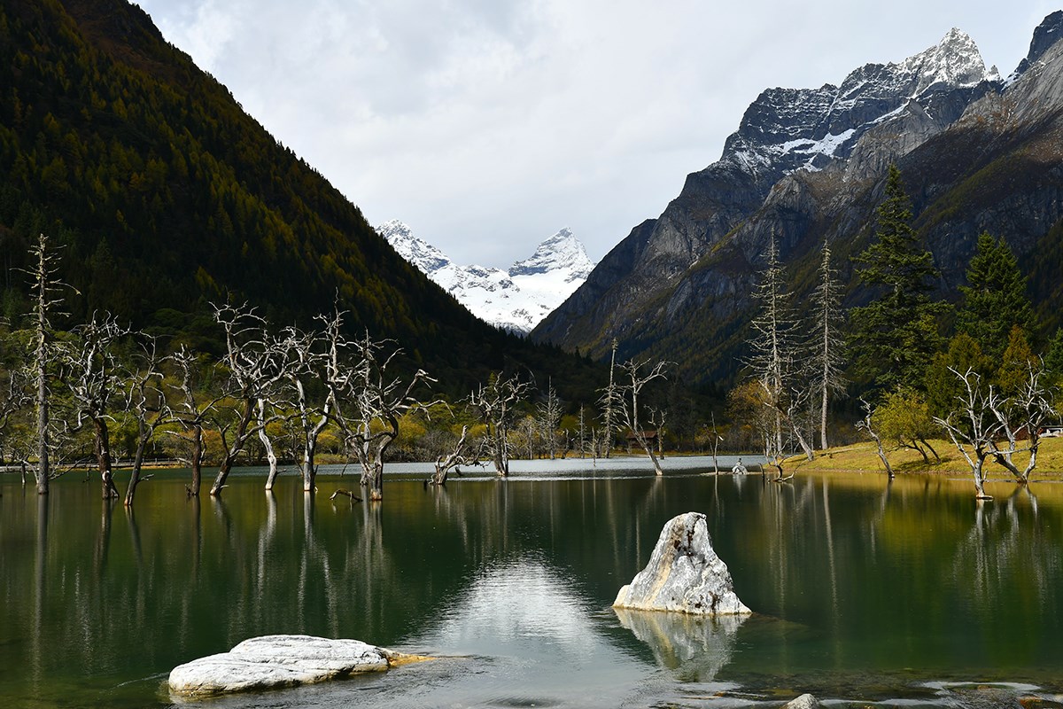Lake in Changpinggou | Photo by Liu Bin