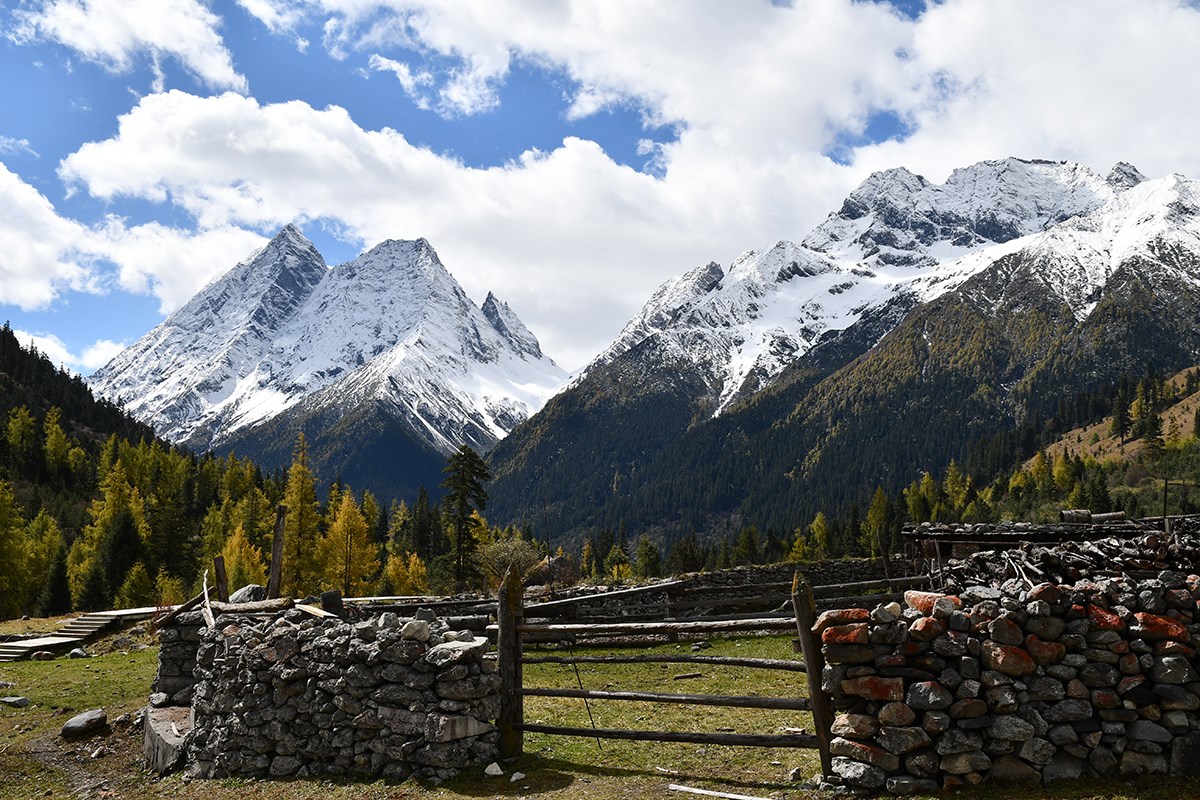 Shuangqiaogou of Siguniang Mountain | Photo by Liu Bin