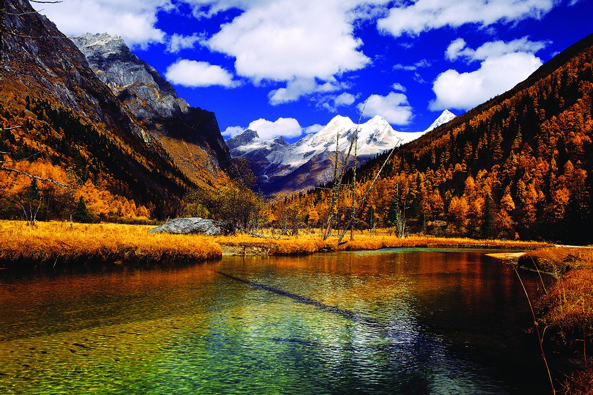 Autumn of Camel Peak in Changpinggou Valley | Photo by Huang Jizhou
