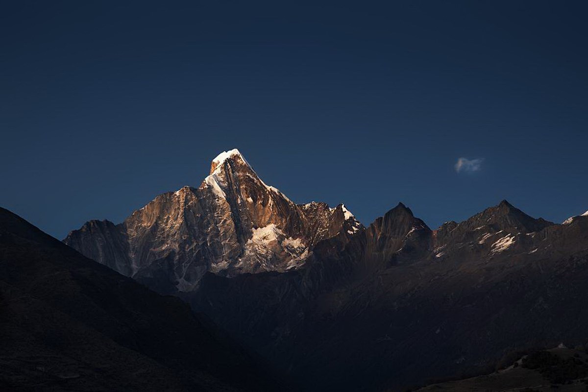 Sunset of Siguniang Mountain | Photo by Min Zhao