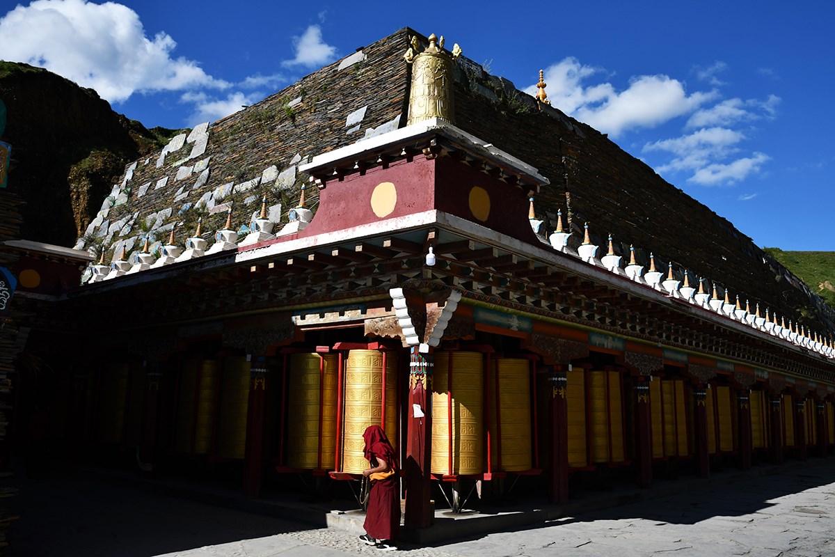 Grand Mani Wall of Tagong | Photo by Liu Bin