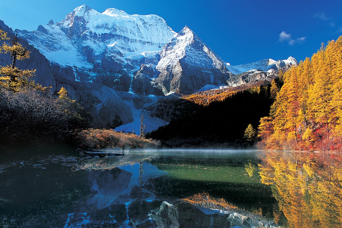 Xianairi Tara Lake Yading | Photo by Liu Bin