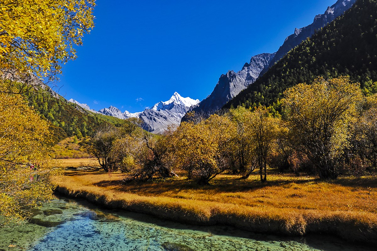 Luorong Pasture Xialuodaoji | Photo by Liu Bin