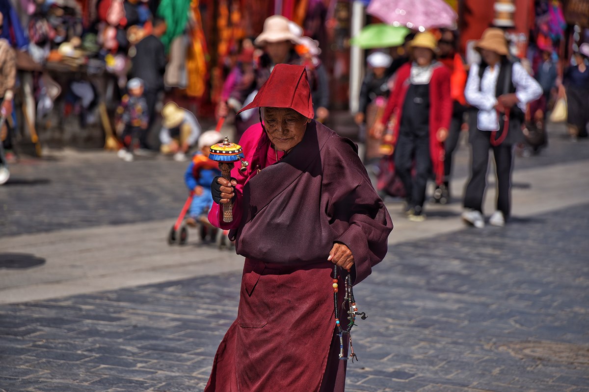 Barkhor Street | Photo by Liu Bin 