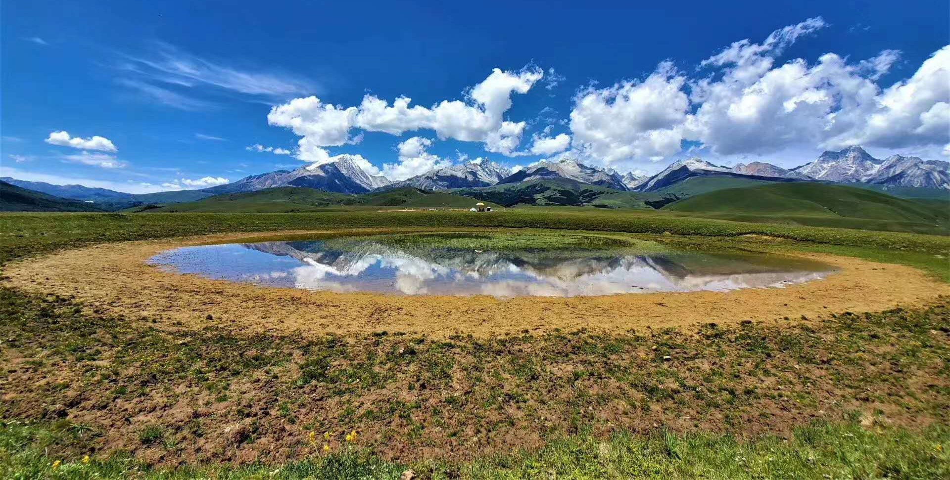 Trekking at Genyen Mountain in Kham