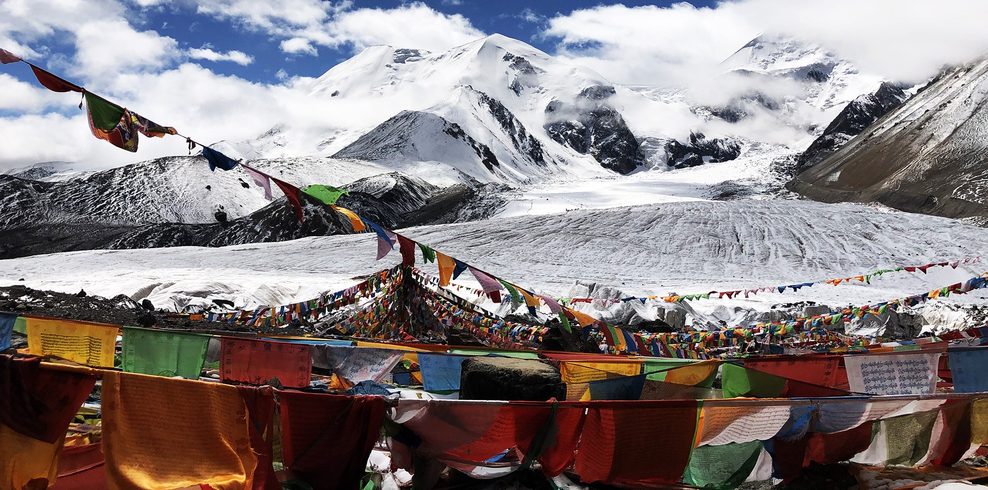 Trekking around Amnye Machen Mountain in Amdo